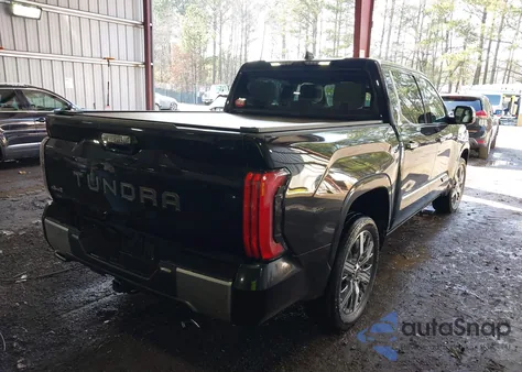 2023 Toyota Tundra Hybrid Capstone z USA, uszkodzony, nr VIN 5TFVC5DB2PX026333